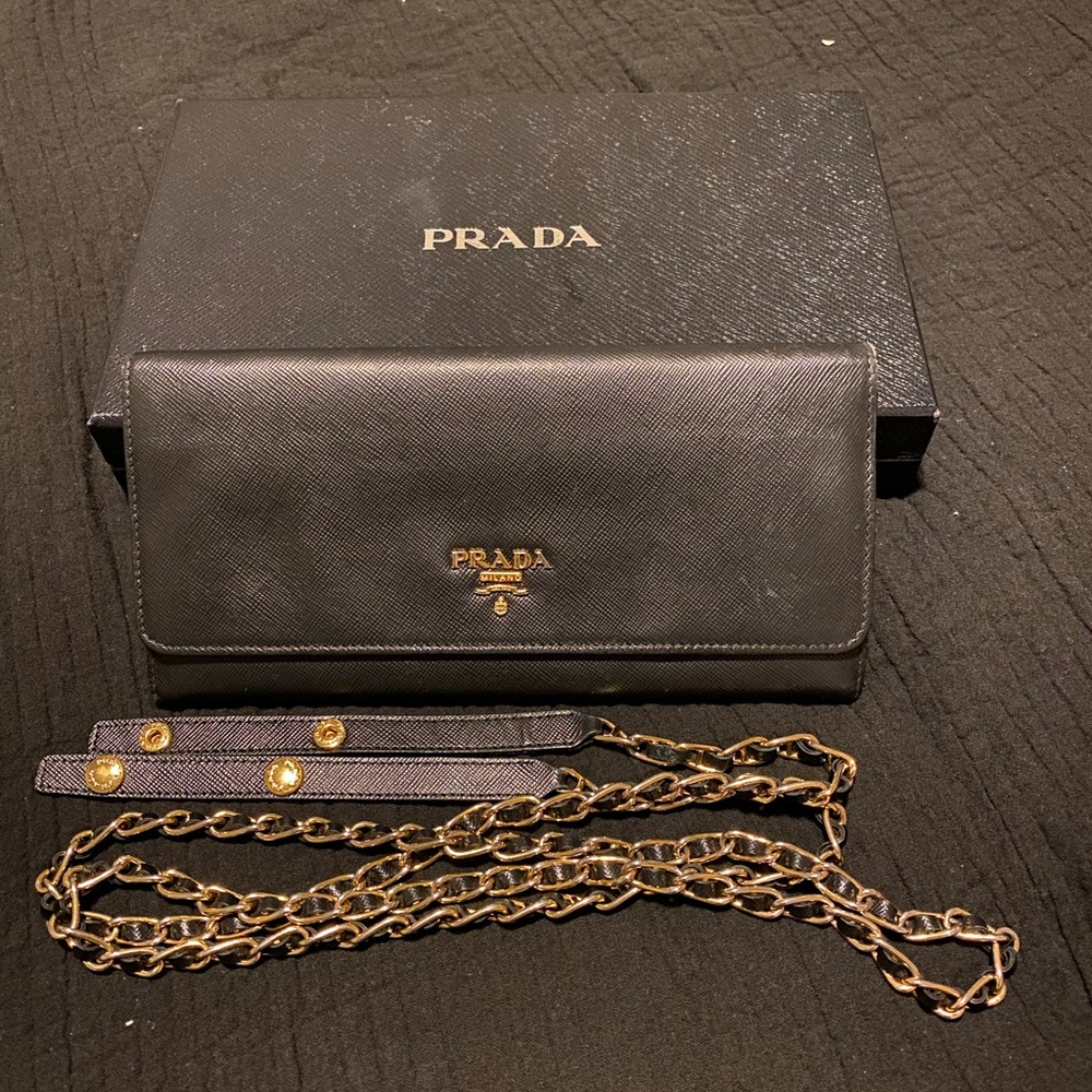 Prada wallet on chain